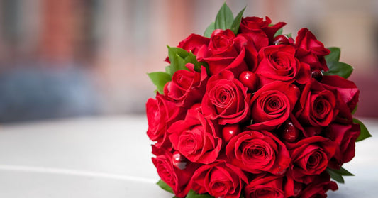 Roses in Spring: Timeless Beauty for Every Gesture