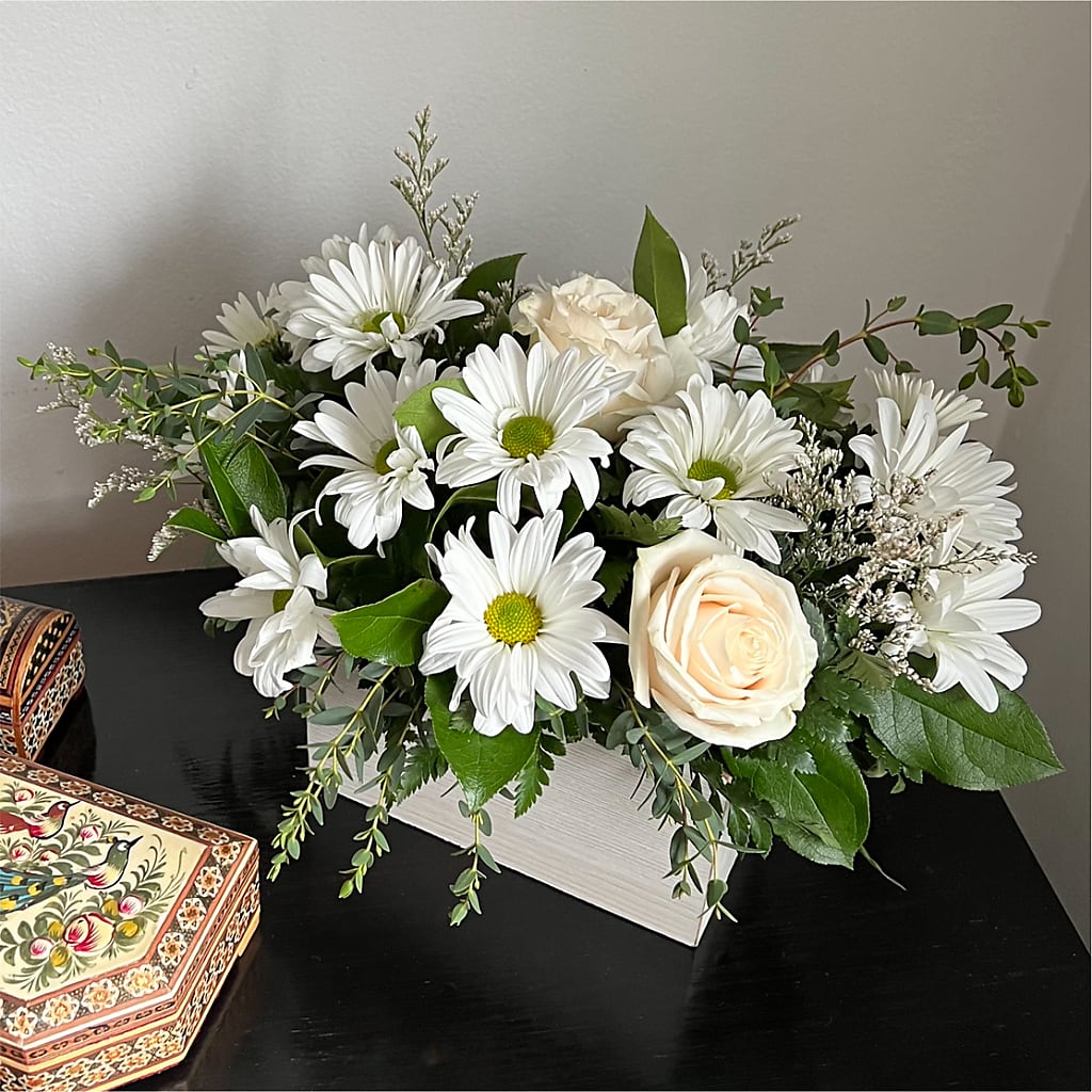 Fresh Linen Box Bouquet – MERCY'S FLOWERS, Miami FL