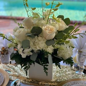 Elegant Centerpiece White – MERCY'S FLOWERS, Miami FL